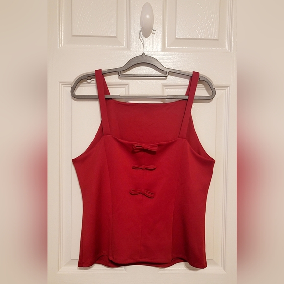 Lady In Red Top - Picture 3 of 4